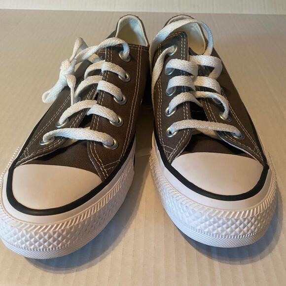 Converse unisex Chuck Taylor All Star Low top sneakers Mens 4/women's 6 - Picture 2 of 8
